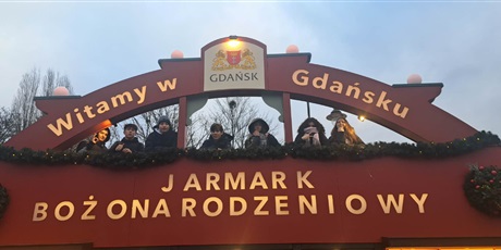 Powiększ grafikę: 8a-na-jarmarku-bozonarodzeniowy-664865.jpg