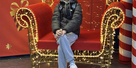 Powiększ grafikę: 8b-na-jarmarku-bozonarodzeniowym-661422.jpg