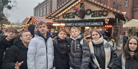 Powiększ grafikę: 8b-na-jarmarku-bozonarodzeniowym-661429.jpg