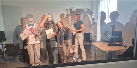 Powiększ grafikę: 8b-z-wizyta-na-komisariacie-policji-694491.jpg