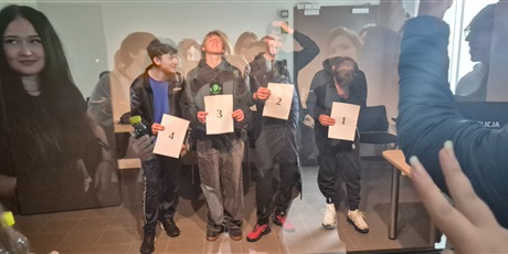 Powiększ grafikę: 8b-z-wizyta-na-komisariacie-policji-694492.jpg