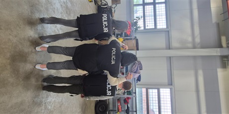 Powiększ grafikę: 8b-z-wizyta-na-komisariacie-policji-694514.jpg