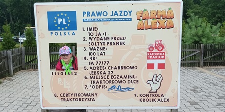 Powiększ grafikę: akcja-lato-2024-turnus-ii-dzien-czwarty-wycieczka-na-farme-alexa-w-charbrowie-548727.jpg