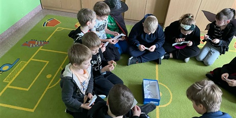 Powiększ grafikę: andrzejki-w-klasach-2-659700.jpg