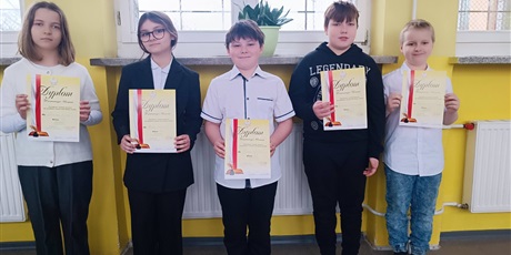 Powiększ grafikę: apel-klas-4-8-674164.jpg