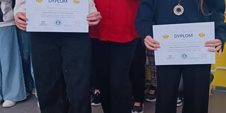 Powiększ grafikę: apel-klas-4-8-674166.jpg