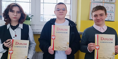 Powiększ grafikę: apel-klas-4-8-674167.jpg