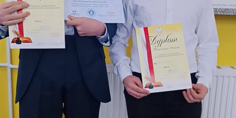 Powiększ grafikę: apel-klas-4-8-674168.jpg