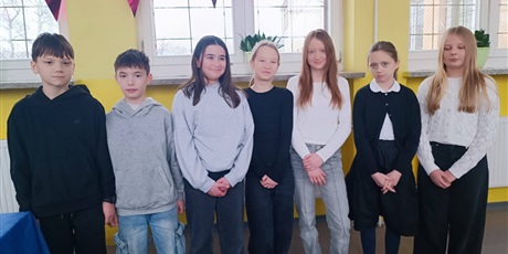 Powiększ grafikę: apel-klas-4-8-674171.jpg