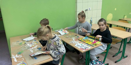 Powiększ grafikę: artysci-z-klasy-2b-664872.jpg