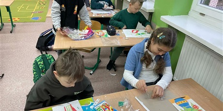 Powiększ grafikę: artysci-z-klasy-2b-664877.jpg