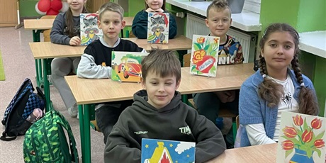 Powiększ grafikę: artysci-z-klasy-2b-664882.jpg