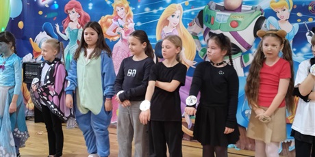 Powiększ grafikę: bal-karnawalowy-klas-1-3-674139.jpg