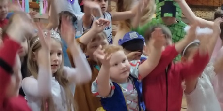 Powiększ grafikę: bal-karnawalowy-klas-1-3-674142.jpg