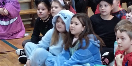 Powiększ grafikę: bal-karnawalowy-klas-1-3-674143.jpg