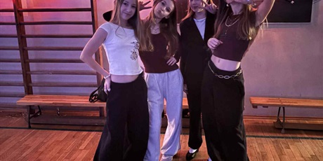 Powiększ grafikę: dyskoteka-andrzejkowa-2025-659606.jpg