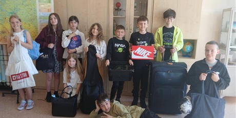 Powiększ grafikę: dzien-bez-plecaka-614957.jpg