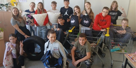 Powiększ grafikę: dzien-bez-plecaka-614964.jpg