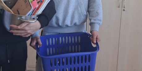 Powiększ grafikę: dzien-bez-plecaka-614980.jpg