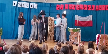  Dzień Niepodległości – spotkanie z duchem wolności-apel klas 4-8