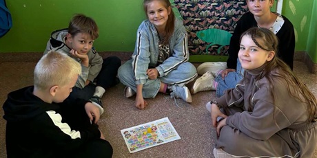 Powiększ grafikę: dzien-zyczliwosci-w-klasie-3b-715025.jpg