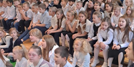 Powiększ grafikę: gala-z-okazji-dnia-edukacji-narodowej-646009.jpg
