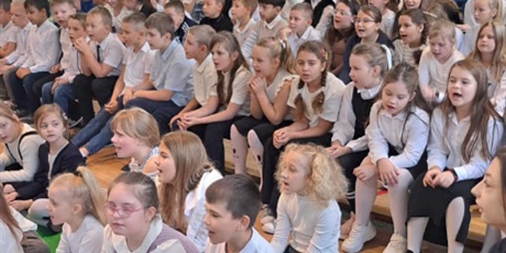 Powiększ grafikę: gala-z-okazji-dnia-edukacji-narodowej-646028.jpg