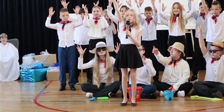 Powiększ grafikę: jubileusz-80-lecia-szkoly-697007.jpg