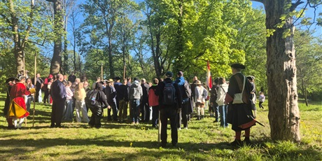 Powiększ grafikę: spacer-historyczny-693095.jpg