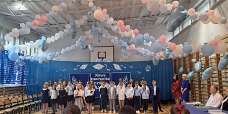 Powiększ grafikę: zakonczenie-klas-3-631309.jpg