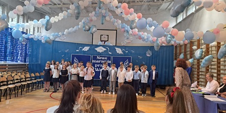 Powiększ grafikę: zakonczenie-klas-3-631310.jpg