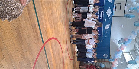 Powiększ grafikę: zakonczenie-klas-3-631320.jpg