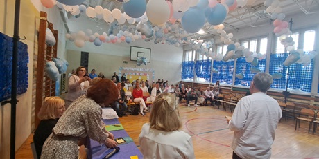 Powiększ grafikę: zakonczenie-klas-3-631335.jpg