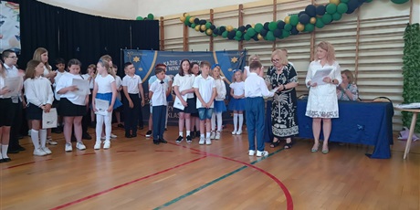 Powiększ grafikę: zakonczenie-klas-3-705442.jpg