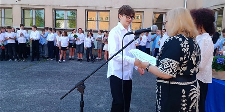 Powiększ grafikę: zakonczenie-klas-4-7-705458.jpg