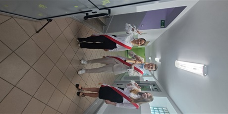 Powiększ grafikę: zakonczenie-klas-8-631347.jpg
