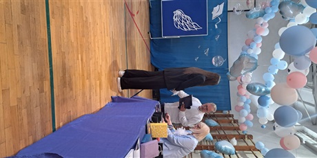 Powiększ grafikę: zakonczenie-klas-8-631358.jpg