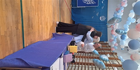 Powiększ grafikę: zakonczenie-klas-8-631359.jpg