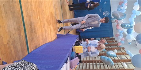 Powiększ grafikę: zakonczenie-klas-8-631367.jpg