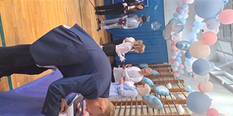 Powiększ grafikę: zakonczenie-klas-8-631369.jpg