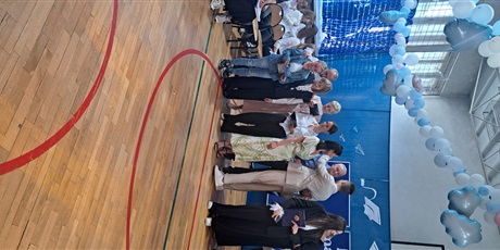 Powiększ grafikę: zakonczenie-klas-8-631373.jpg