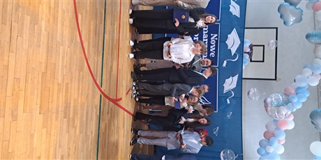 Powiększ grafikę: zakonczenie-klas-8-631374.jpg
