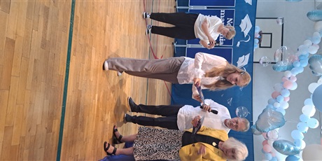 Powiększ grafikę: zakonczenie-klas-8-631375.jpg