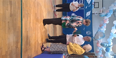 Powiększ grafikę: zakonczenie-klas-8-631385.jpg