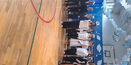 Powiększ grafikę: zakonczenie-klas-8-631388.jpg