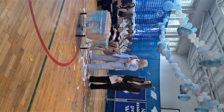 Powiększ grafikę: zakonczenie-klas-8-631398.jpg