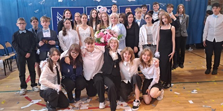 Powiększ grafikę: zakonczenie-klas-8-631400.jpg