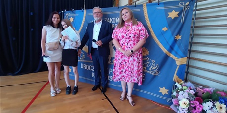 Powiększ grafikę: zakonczenie-klas-8-705431.jpg