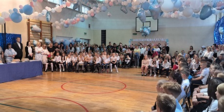 Powiększ grafikę: zakonczenie-roku-klas-1-2-4-5-6-7-631242.jpg