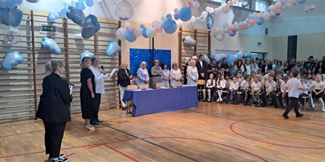 Powiększ grafikę: zakonczenie-roku-klas-1-2-4-5-6-7-631249.jpg